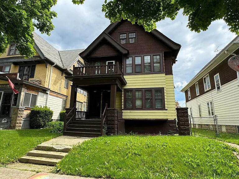 2444 40th St - Photo 1