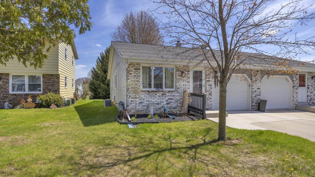 2211 37th St - Photo 1