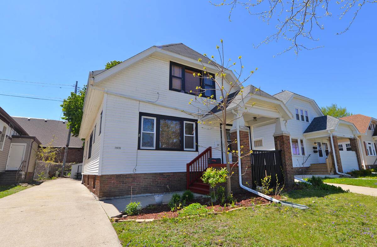 2931 Olive St - Photo 1