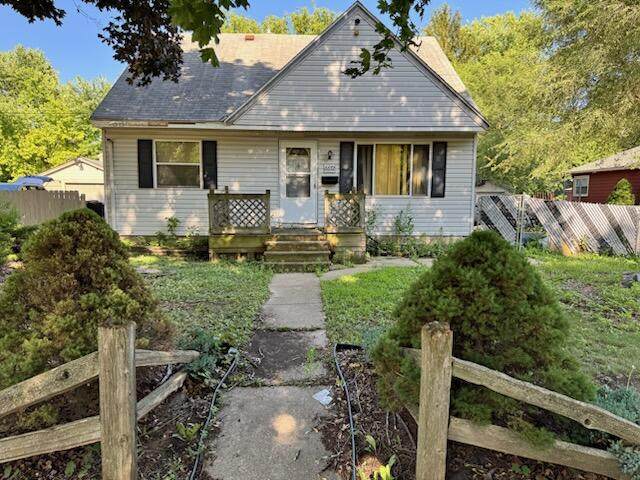 6672 54th St - Photo 1