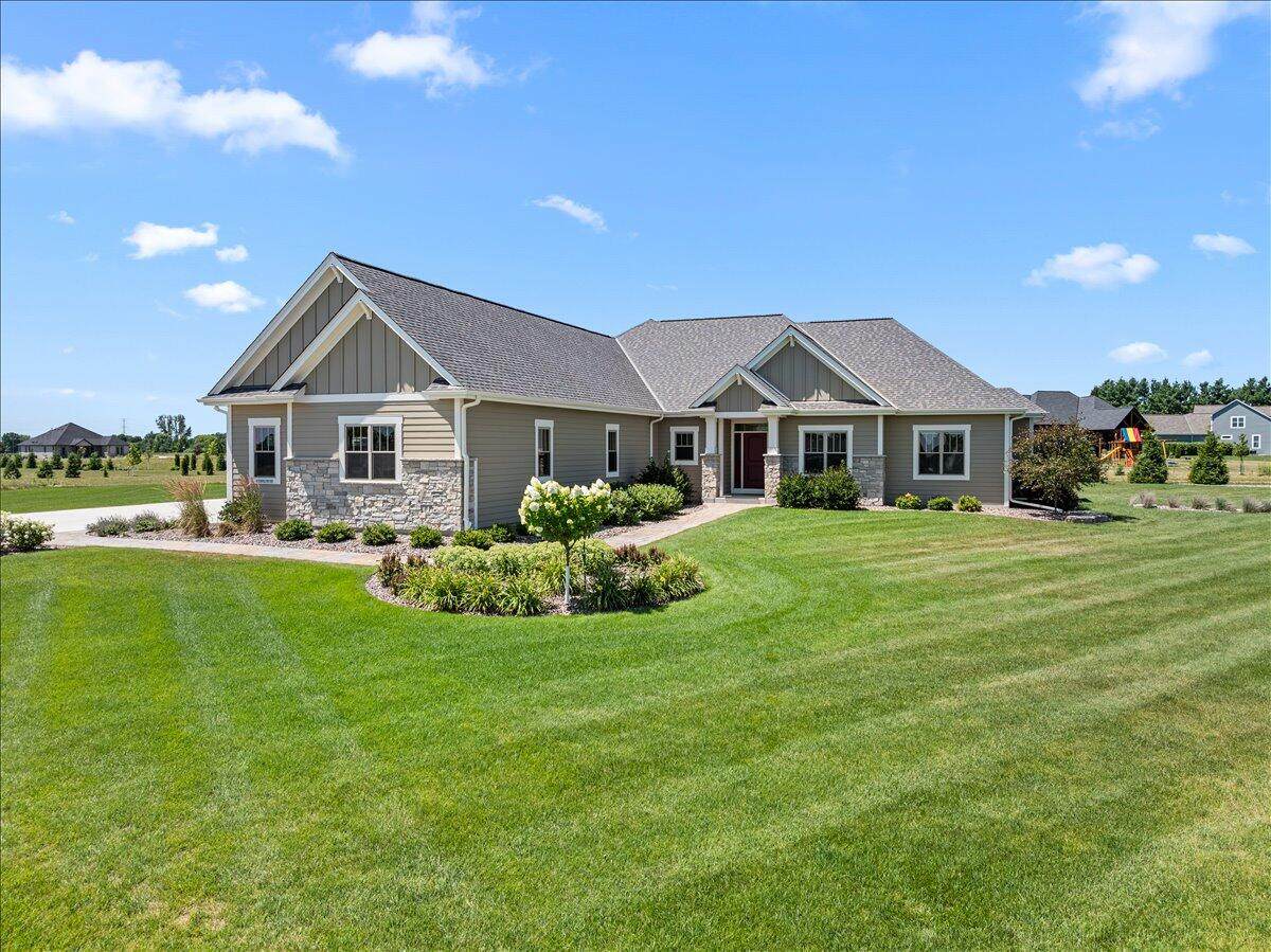 N83W27815 Cress-Brook Ct - Photo 1