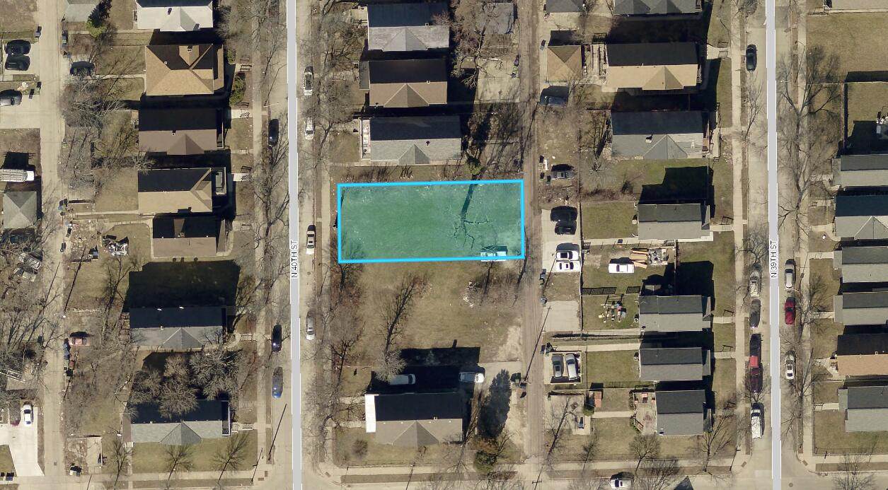 2120 40th St - Photo 1