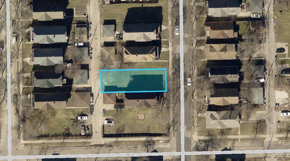 2513 40th St - Photo 1