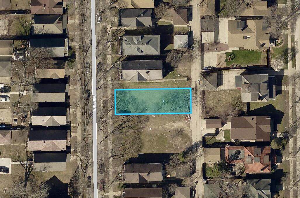 2356 44th St - Photo 1