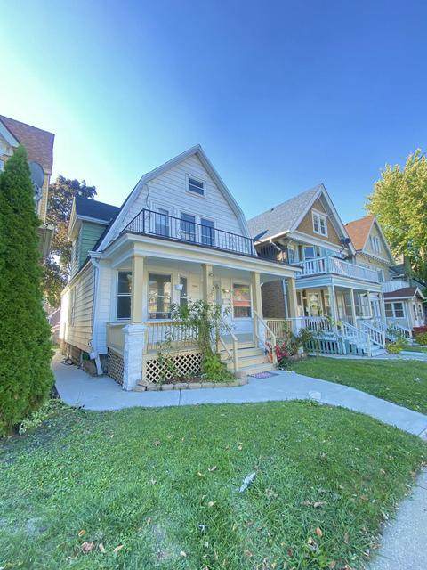 1009 35th St - Photo 1