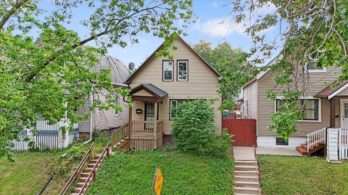 1003 31st St - Photo 1