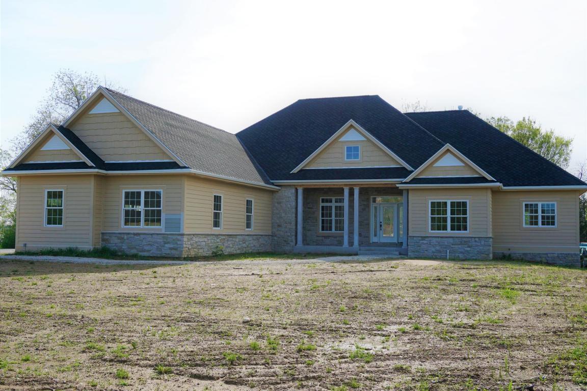 1980 Carriage Hills Dr - Photo 1