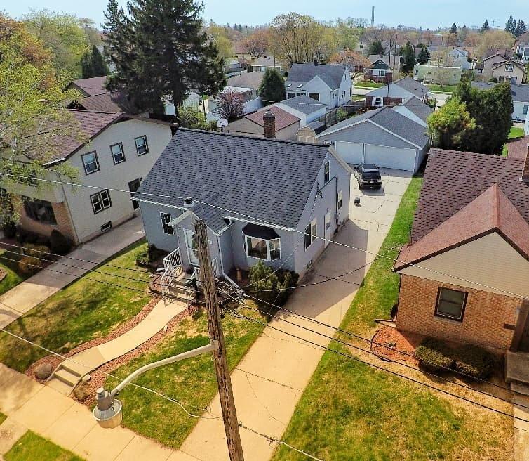 1821 Maple St - Photo 1