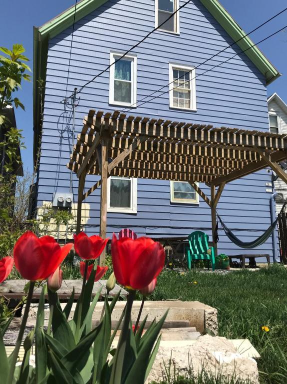 3317 Mount Vernon Ave - Photo 1