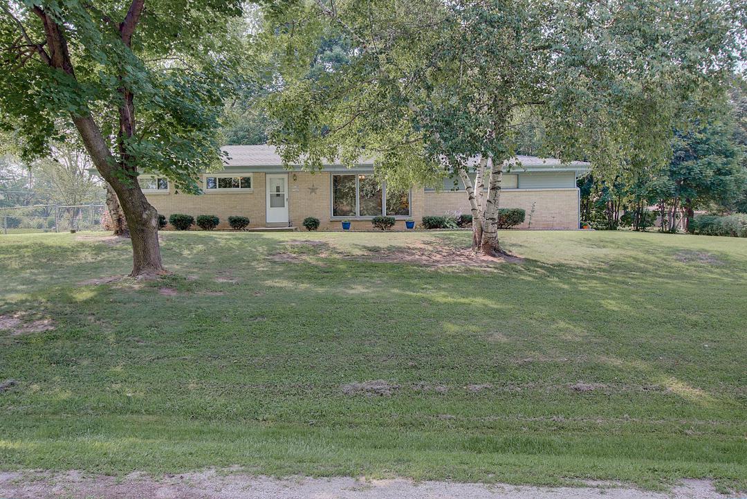 W138N7047 Bay Ridge Ln - Photo 1