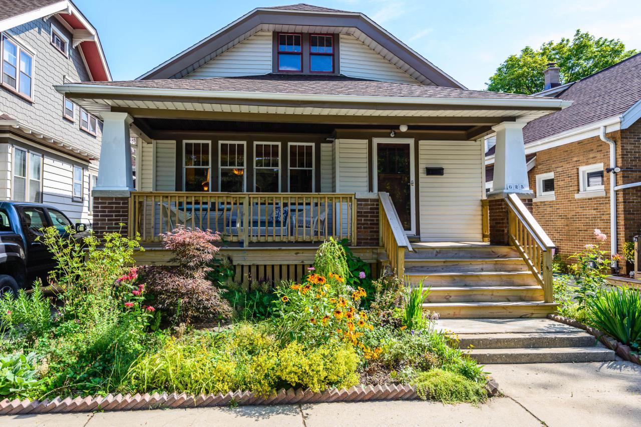 625 Oklahoma Ave - Photo 1