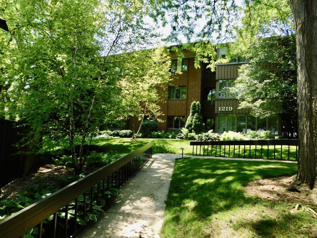 1219 Jackson St - Photo 1