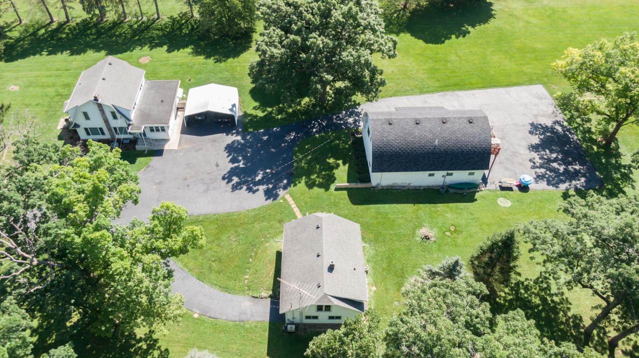 411 Holig Ln - Photo 1