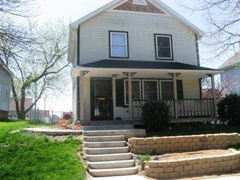 2323 Vine St - Photo 1