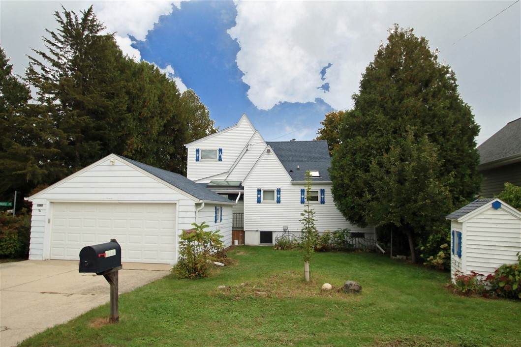 1282 Green Lake Dr - Photo 1