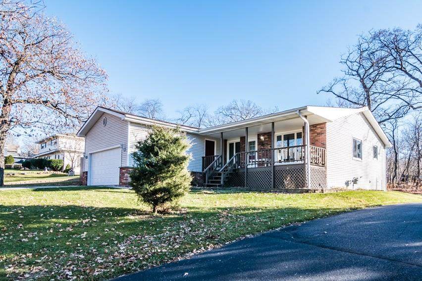 1968 Lakeshore Dr - Photo 1