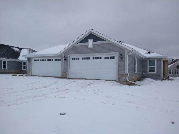 505 Hunter Oaks Blvd - Photo 1