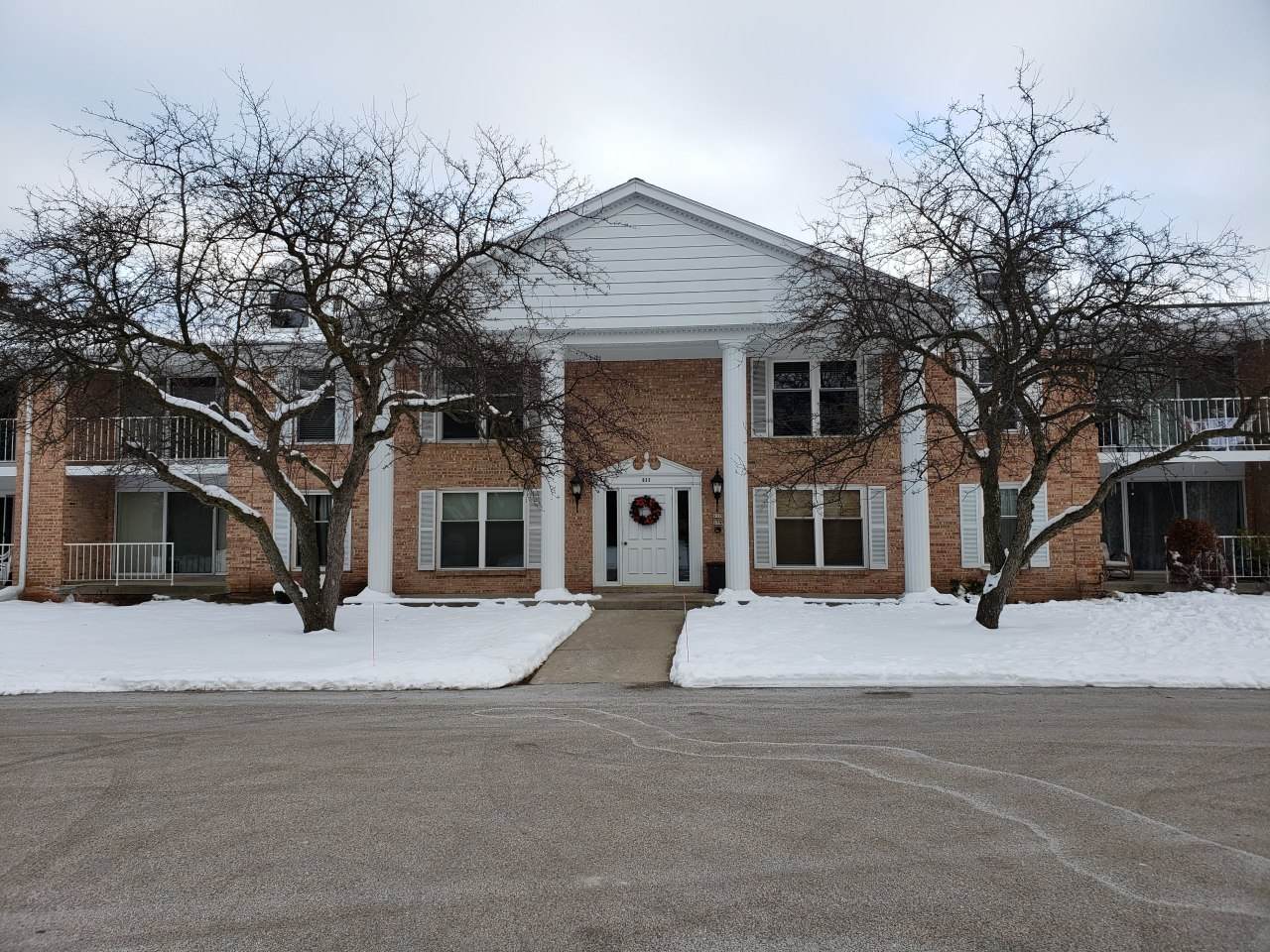937 Heritage Ct - Photo 1