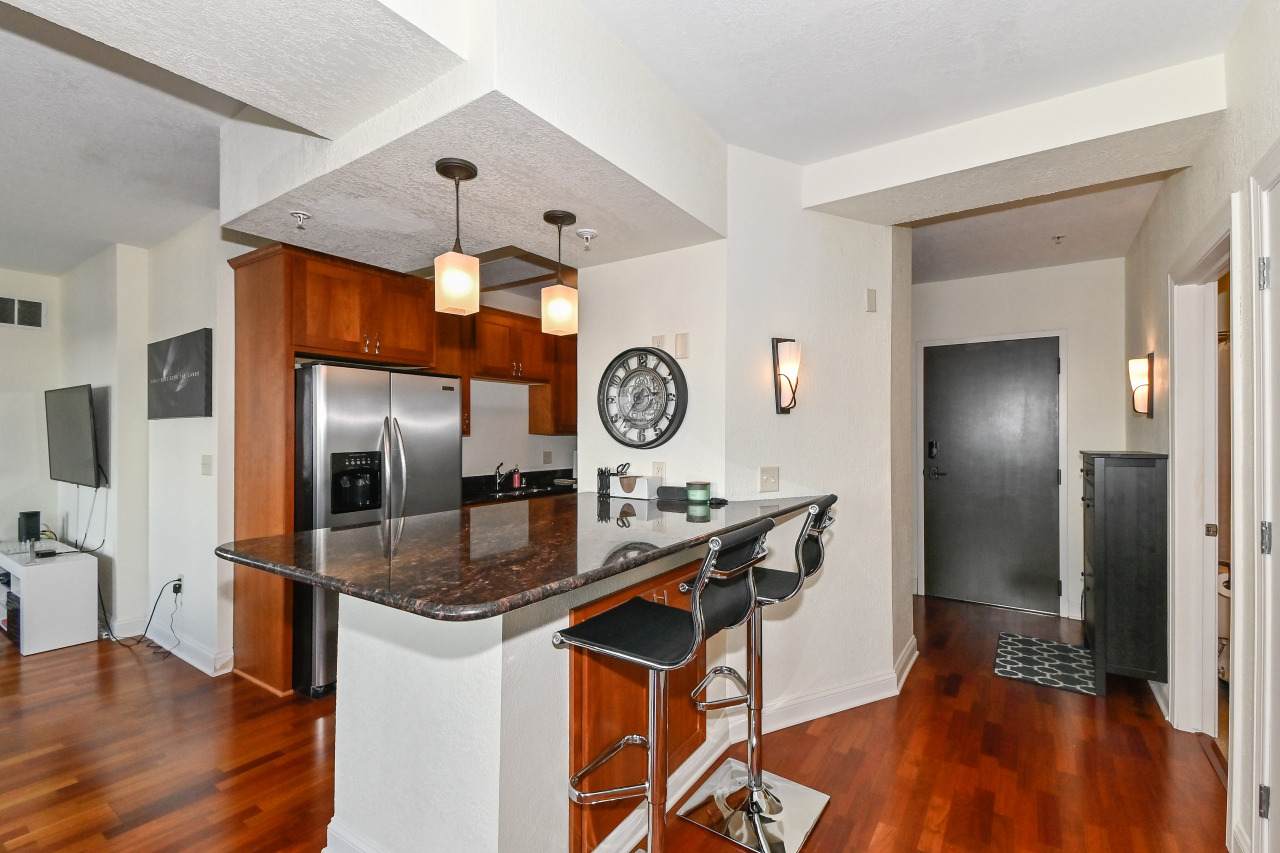 606 Wisconsin Ave - Photo 1