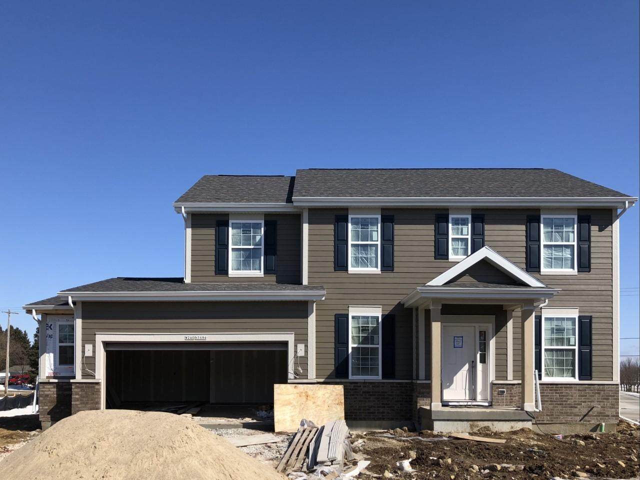 W240N5684 Holly Ct - Photo 1