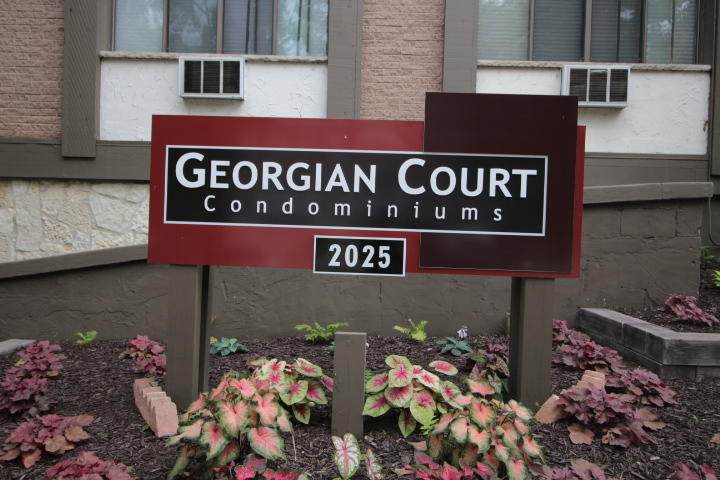 2025 Greenwich Ave - Photo 1