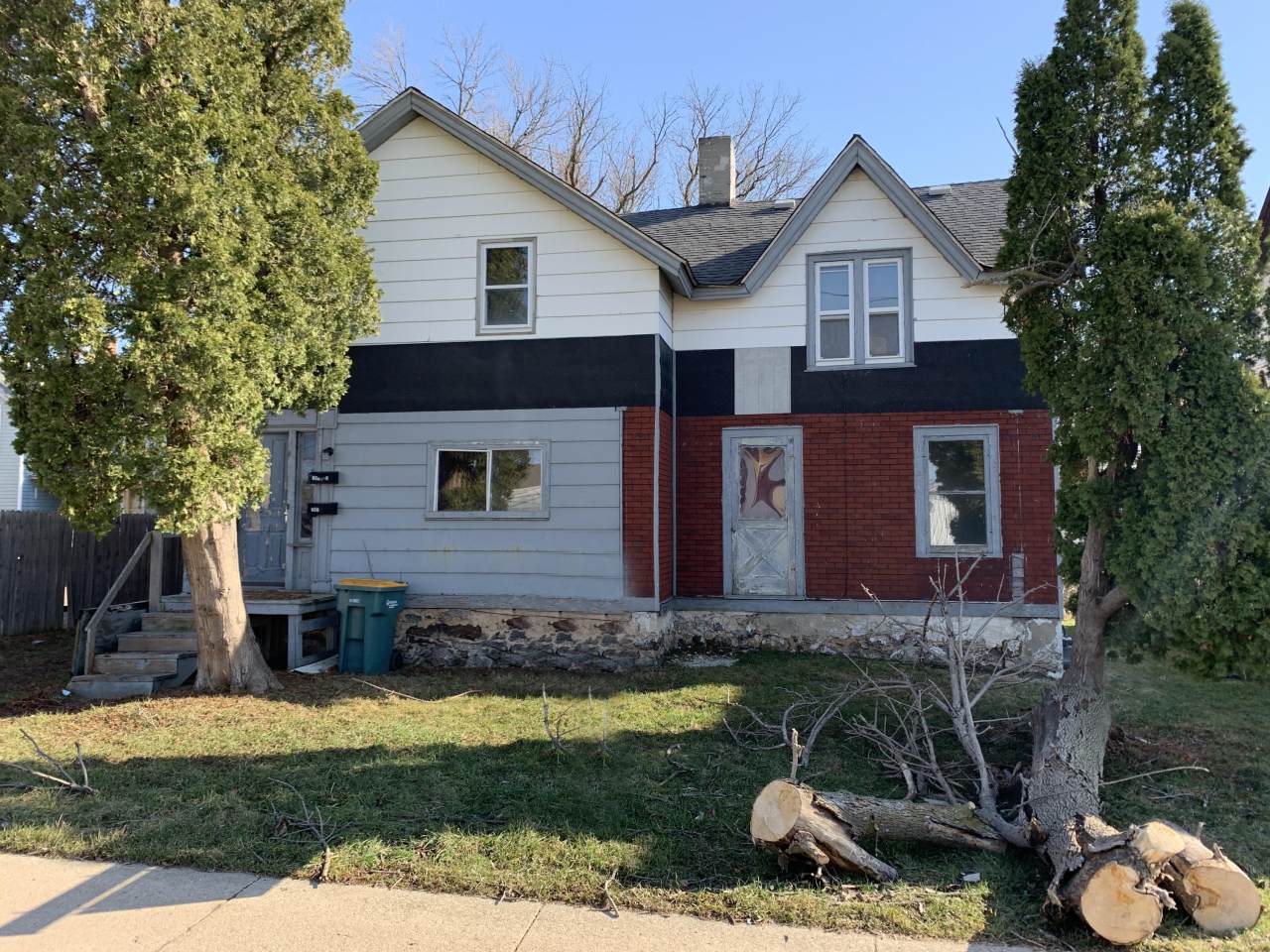 207 Mill St - Photo 1