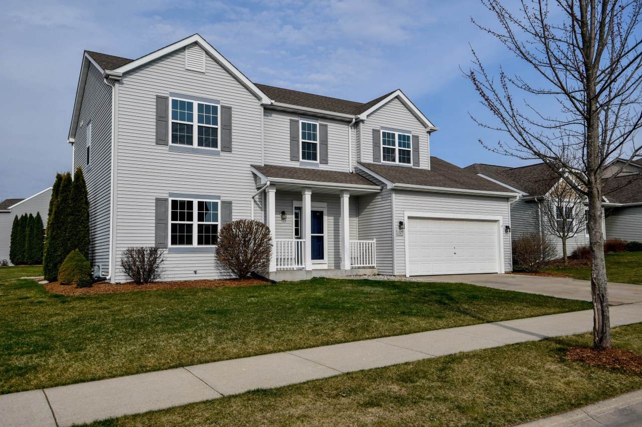 1329 Dovetail Dr - Photo 1