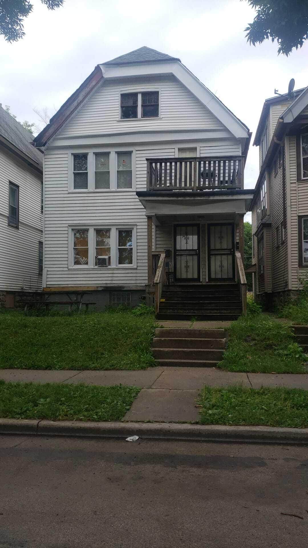 2755 33rd St - Photo 1