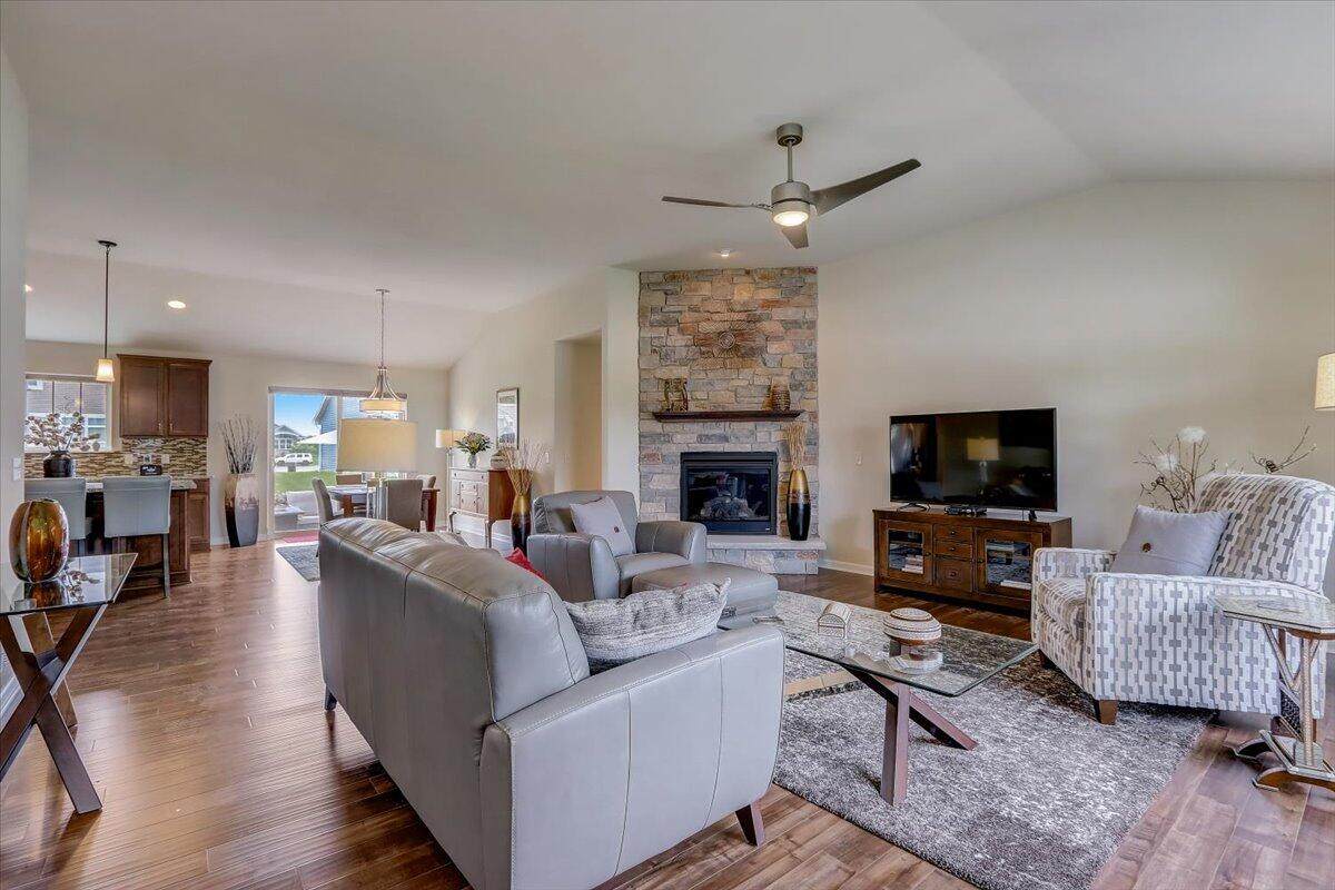 1335 Blazing Star Ct - Photo 1
