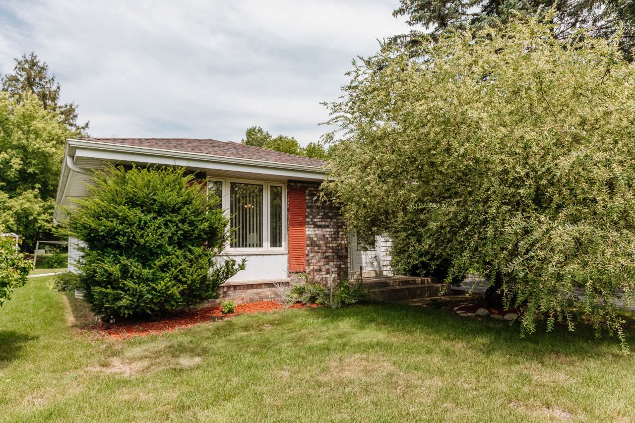 11210 Bobolink Ave - Photo 1