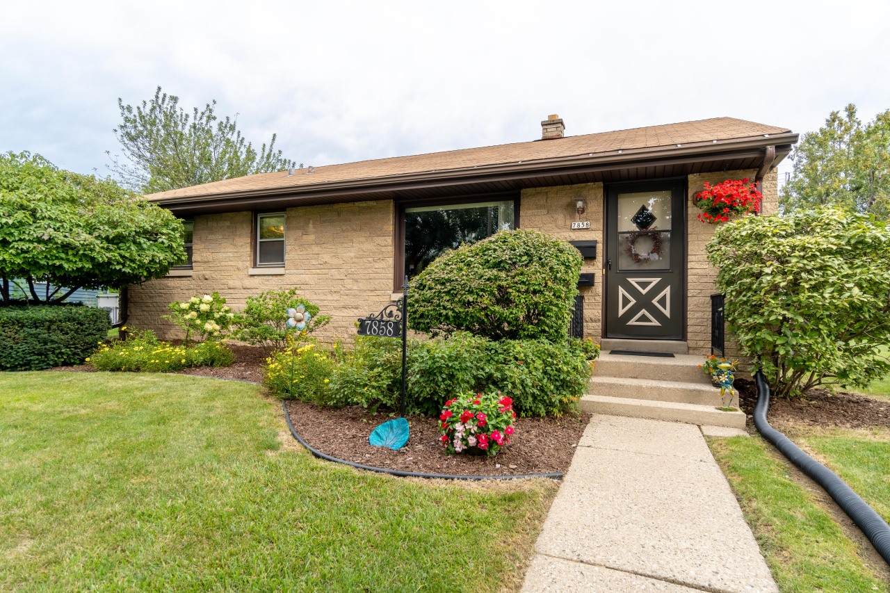 7858 Kathryn Ct - Photo 1