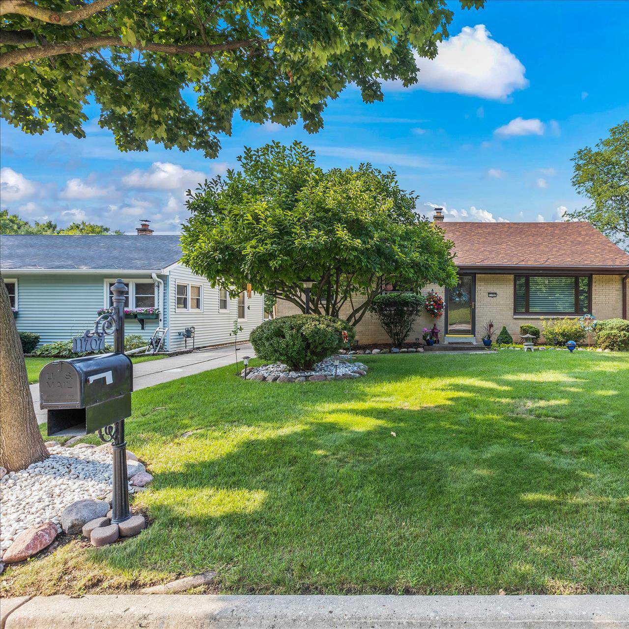 11707 Oxford Pl - Photo 1