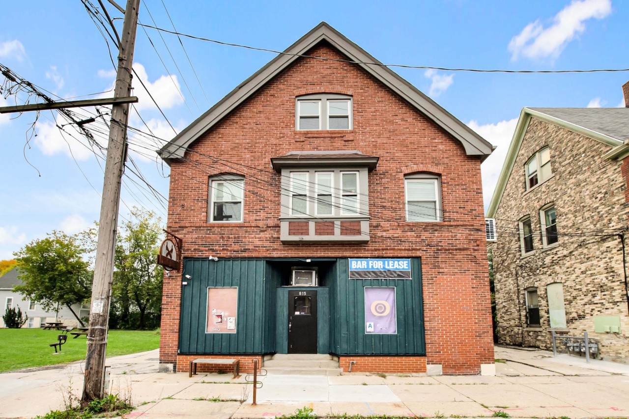 815 Locust St - Photo 1