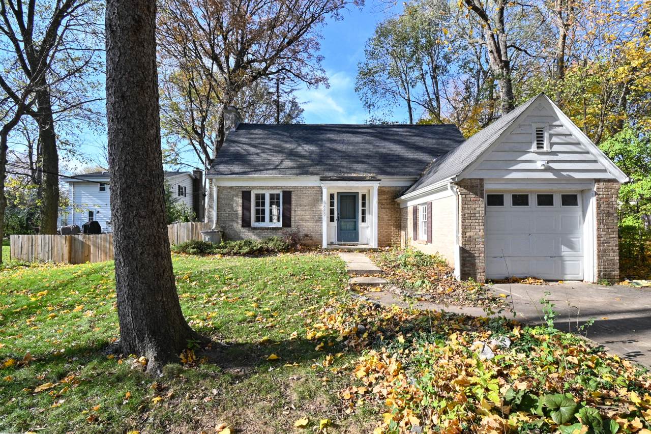 5689 River Forest Dr - Photo 1