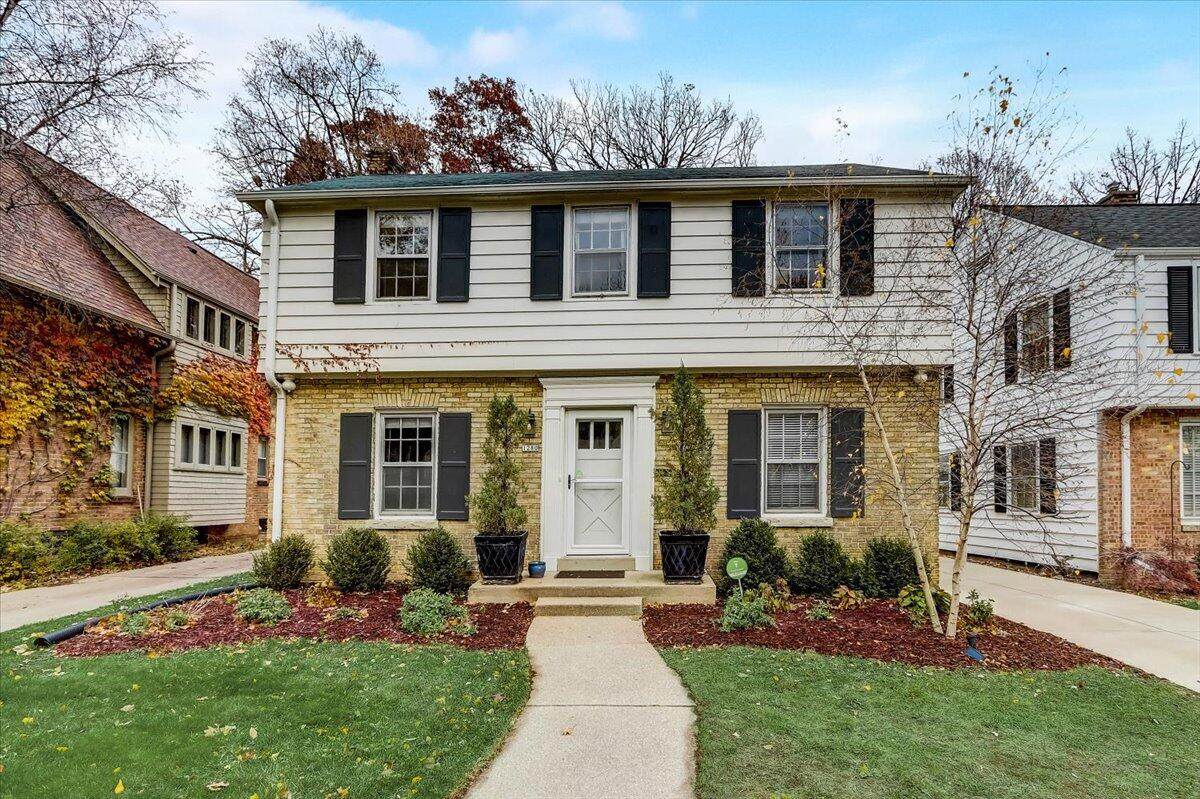 1280 Martha Washington Dr - Photo 1