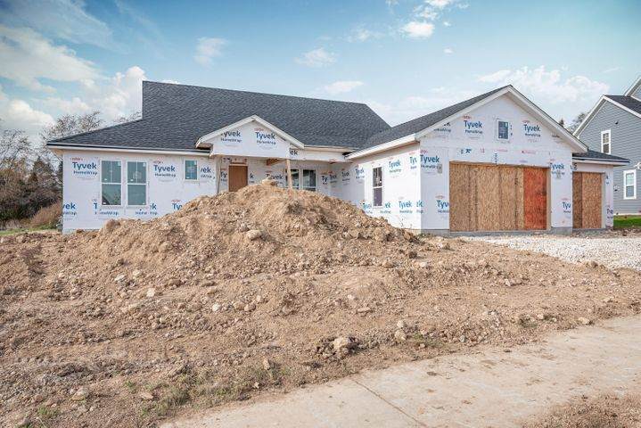 W81N409 Prairie View Rd - Photo 1