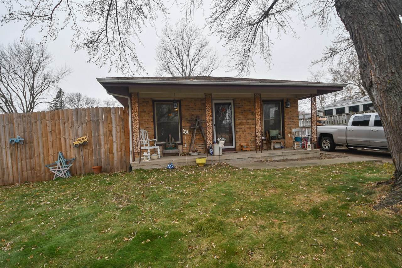 816 Sand St - Photo 1