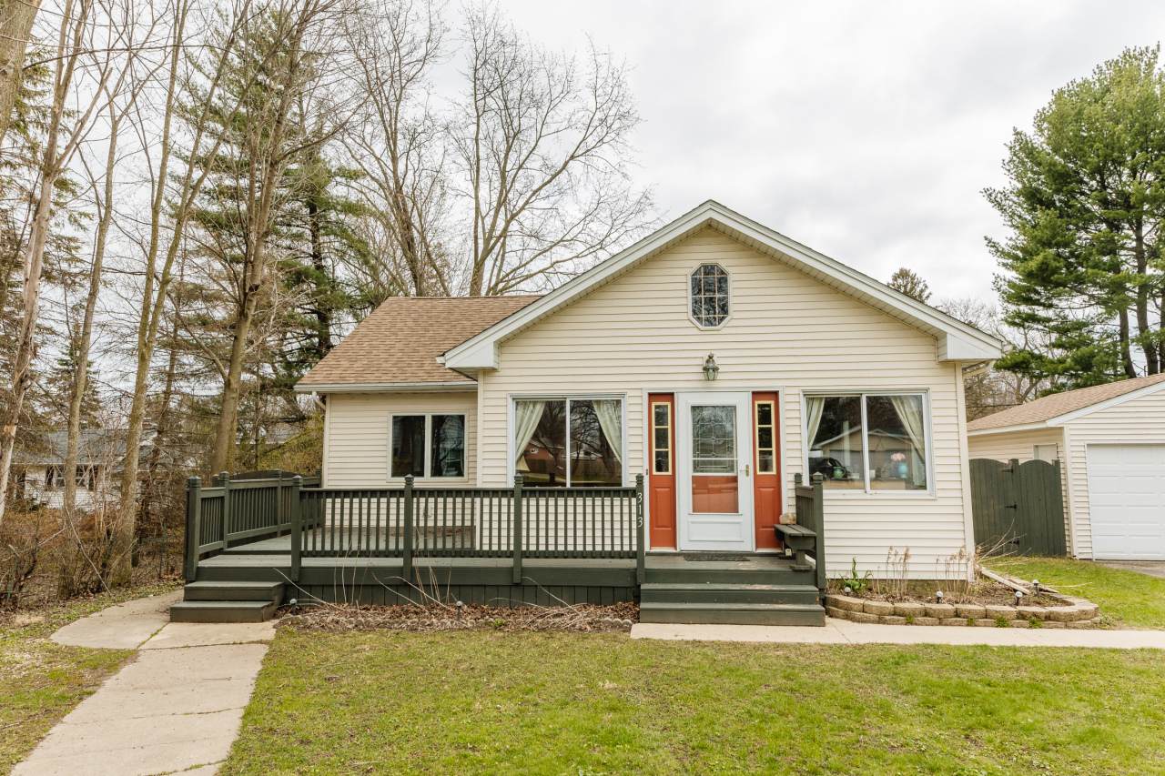 313 Delavan Dr - Photo 1