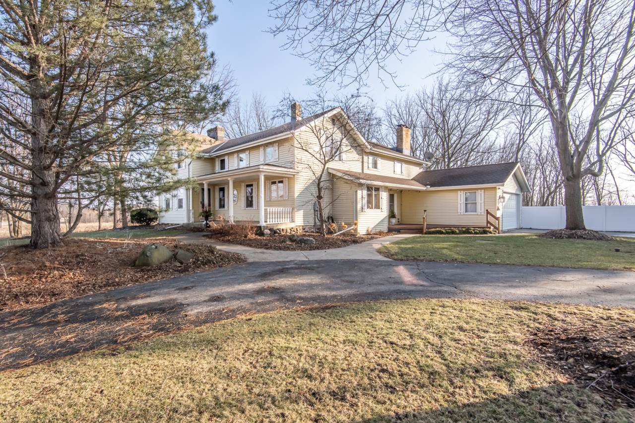 W525 County Road B - Photo 1
