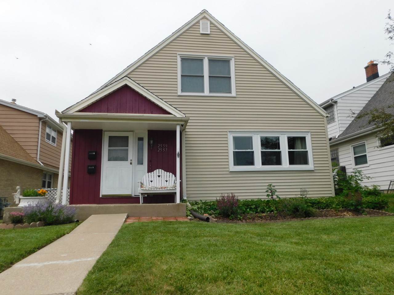 2557 60th St - Photo 1