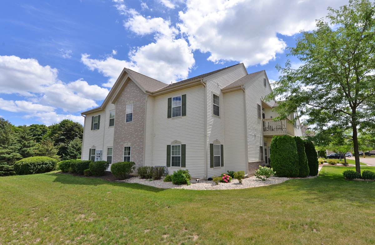 1059 Stratford Ct - Photo 1