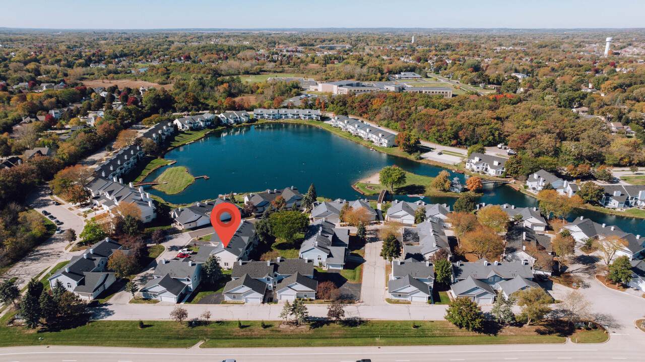 8429 76th St - Photo 1