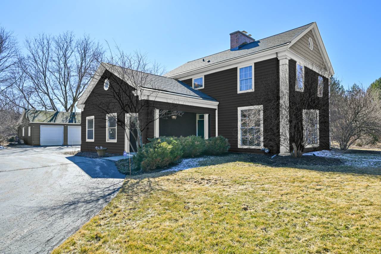 705 Bradley Rd - Photo 1