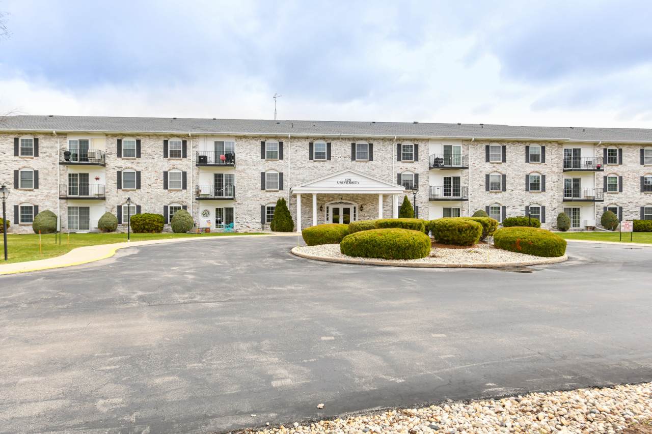 125 University Dr - Photo 1