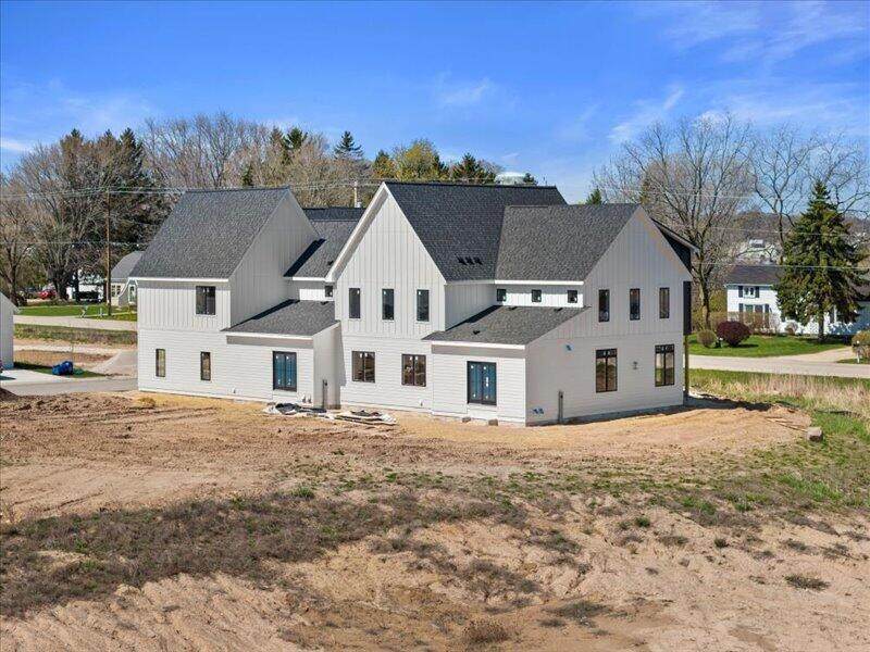 498 Bastle Wynd - Photo 1