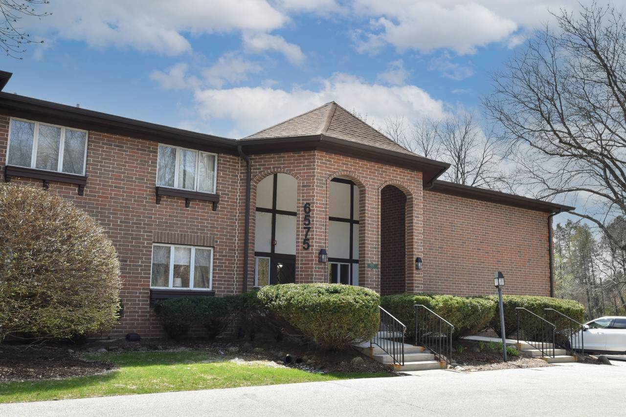 6575 Green Bay Ave - Photo 1