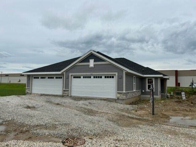 520 Hunter Oaks Blvd - Photo 1