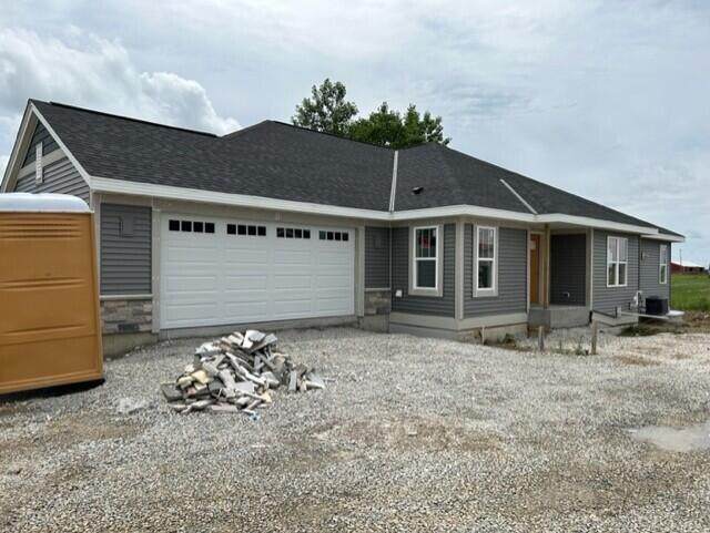 524 Hunter Oaks Blvd - Photo 1
