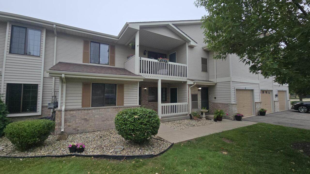 7410 98th Ave - Photo 1
