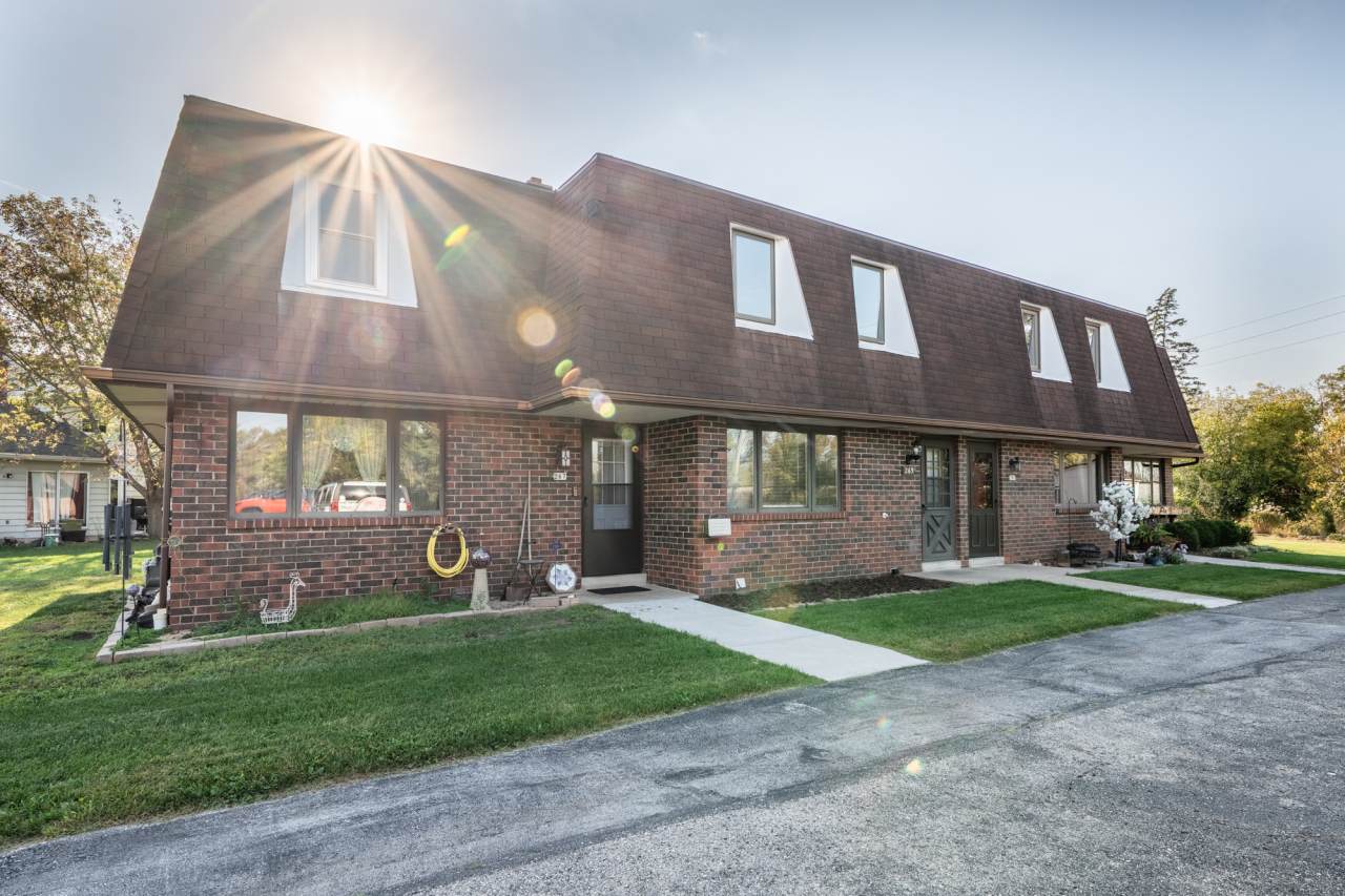 269 Karen Ct - Photo 1